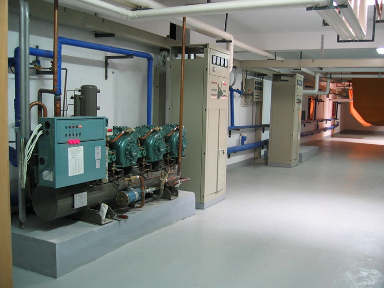 Unidad compresora de refrigeración alternativa semihermética de una etapa